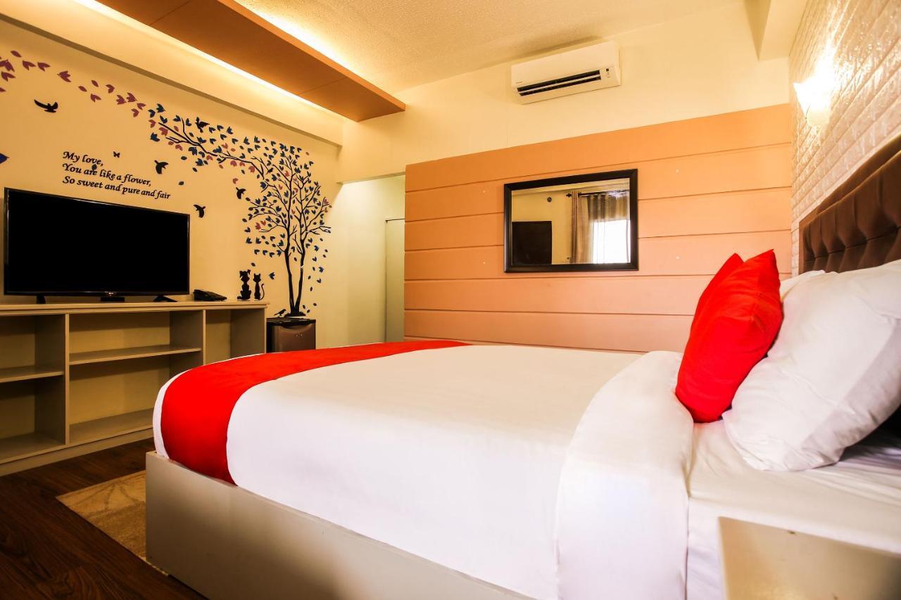 Super Oyo Capital O 786 Kwe Hotel And Resort Angeles Eksteriør billede